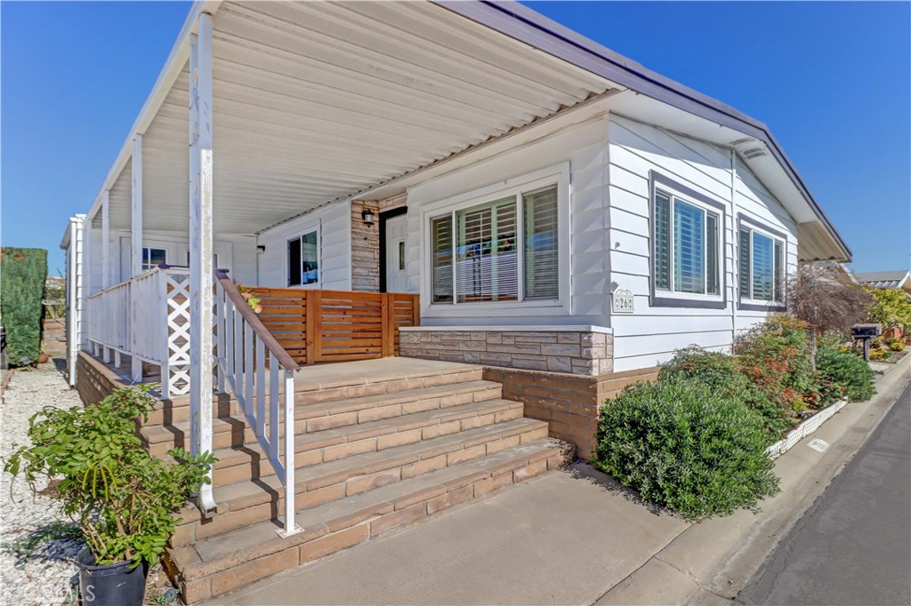 6741 Lincoln Avenue 26