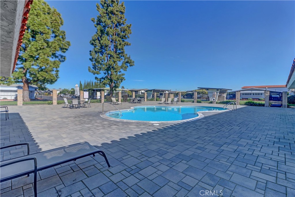 6741 Lincoln Avenue 26