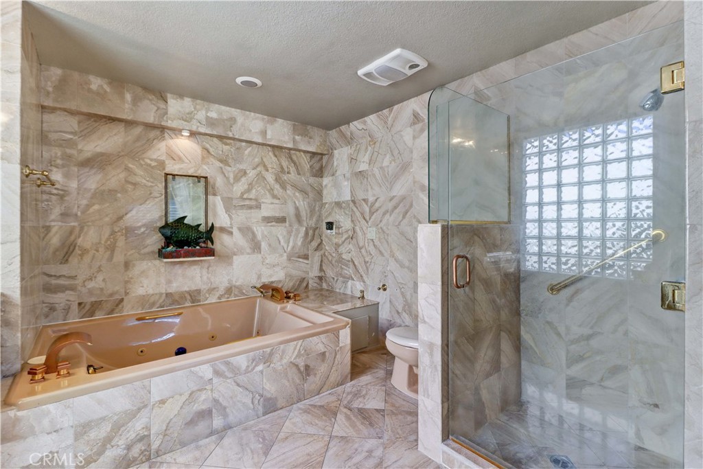 6741 Lincoln Avenue 26