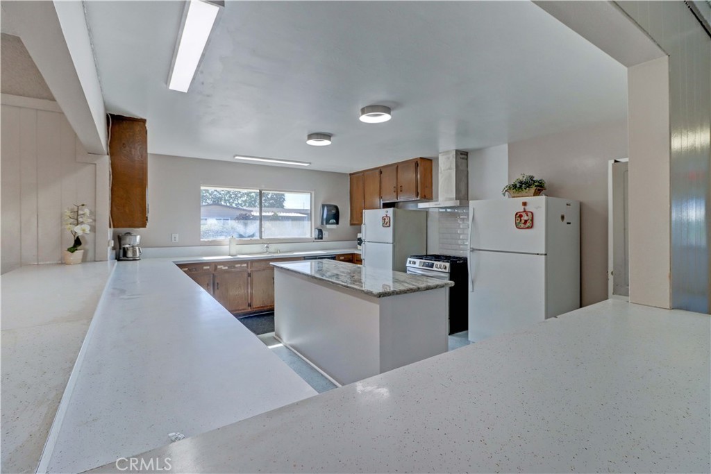 6741 Lincoln Avenue 26