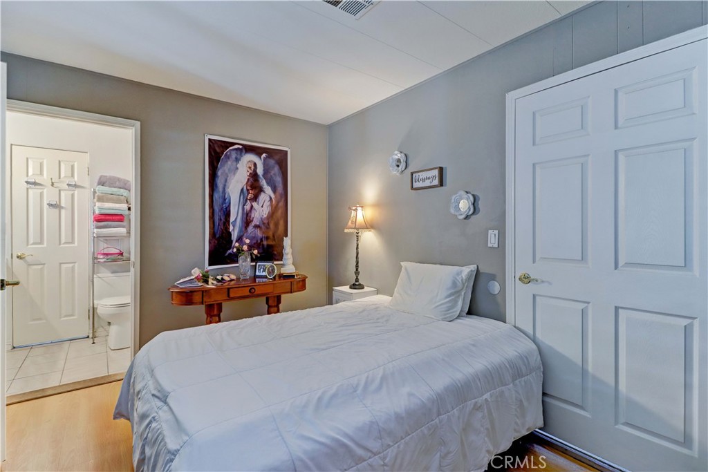 6741 Lincoln Avenue 26