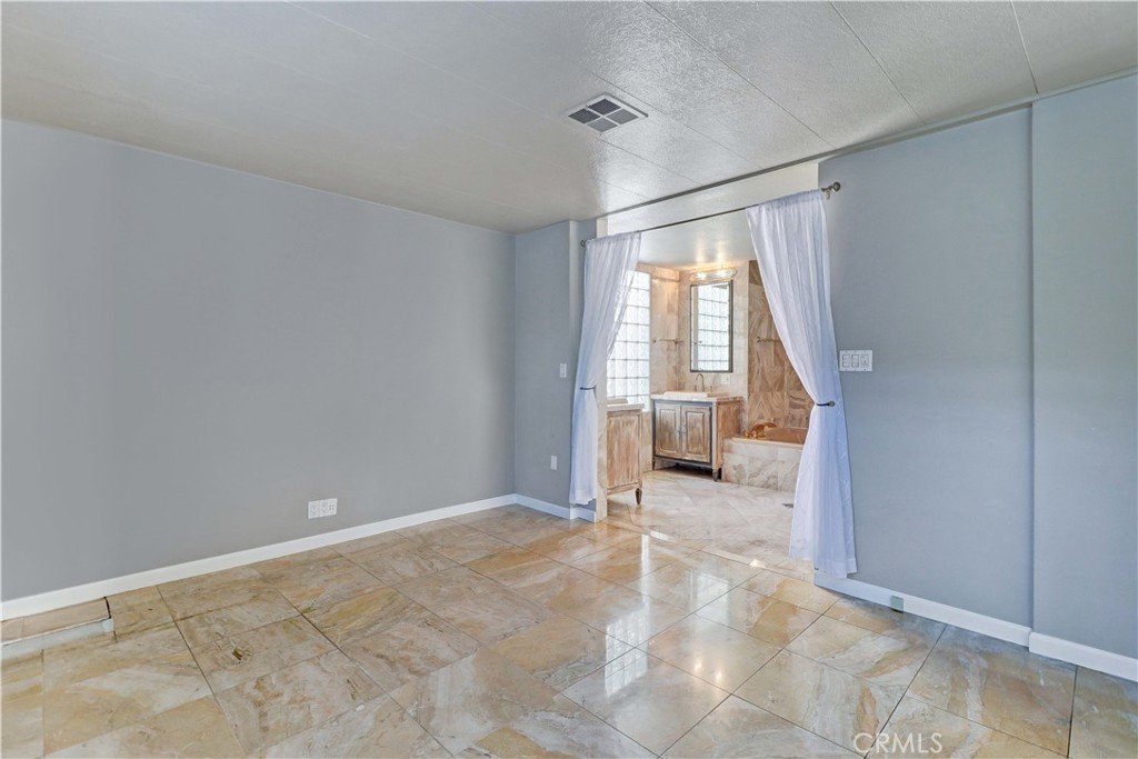 6741 Lincoln Avenue 26