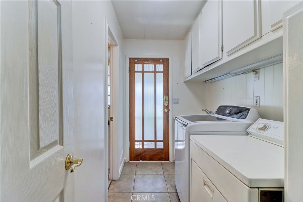 6741 Lincoln Avenue 26