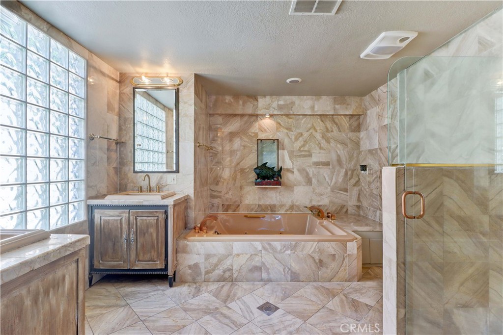 6741 Lincoln Avenue 26