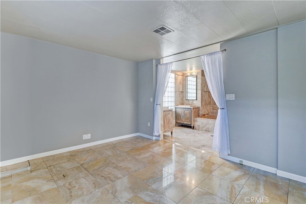 6741 Lincoln Avenue 26