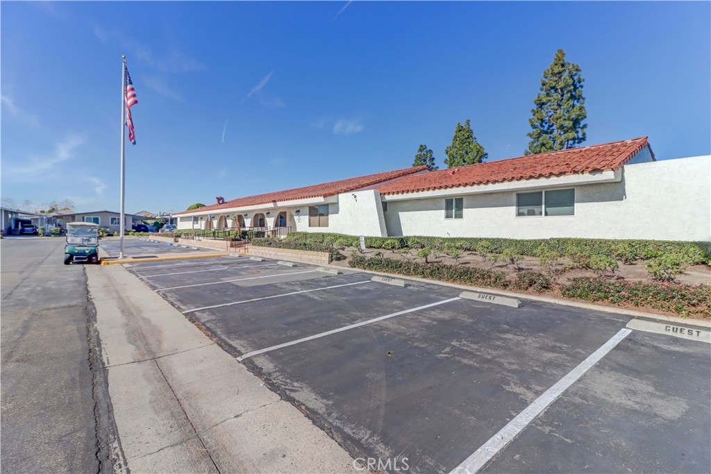 6741 Lincoln Avenue 26