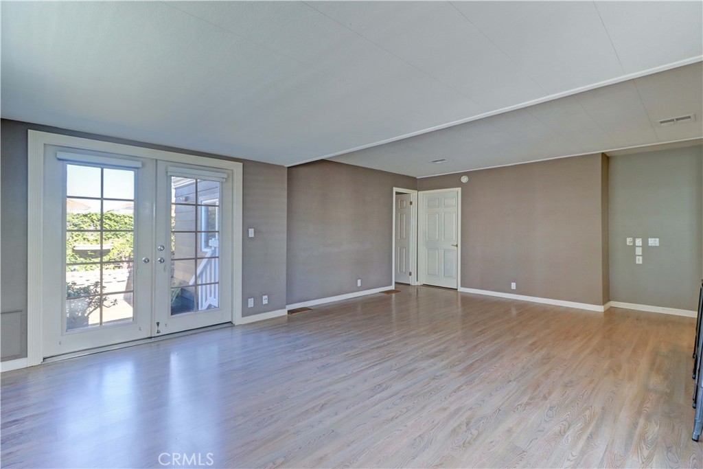 6741 Lincoln Avenue 26