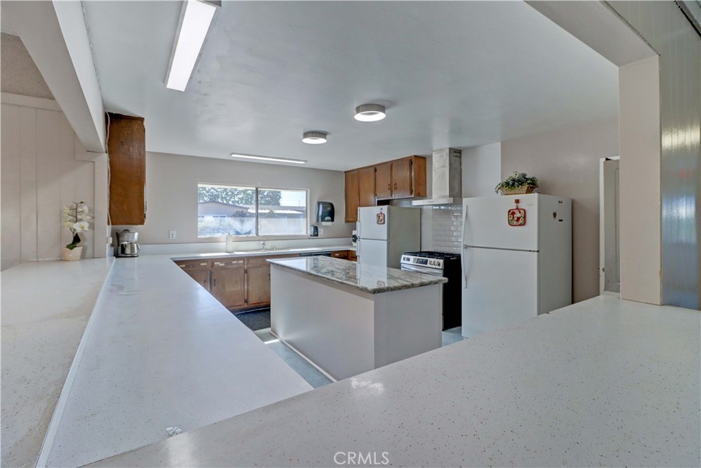 6741 Lincoln Avenue 26