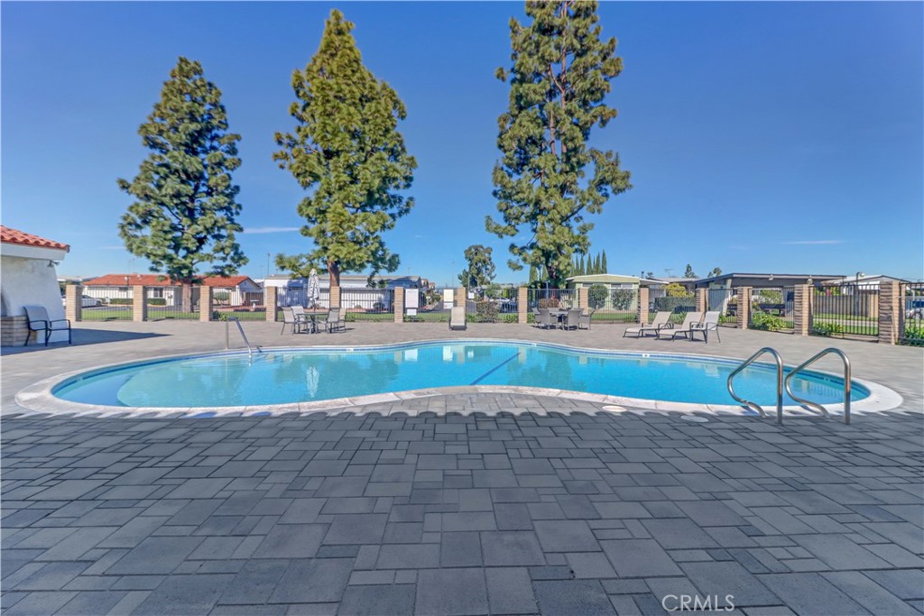 6741 Lincoln Avenue 26