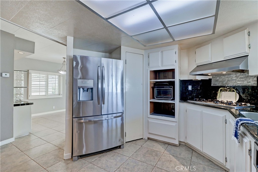 6741 Lincoln Avenue 26