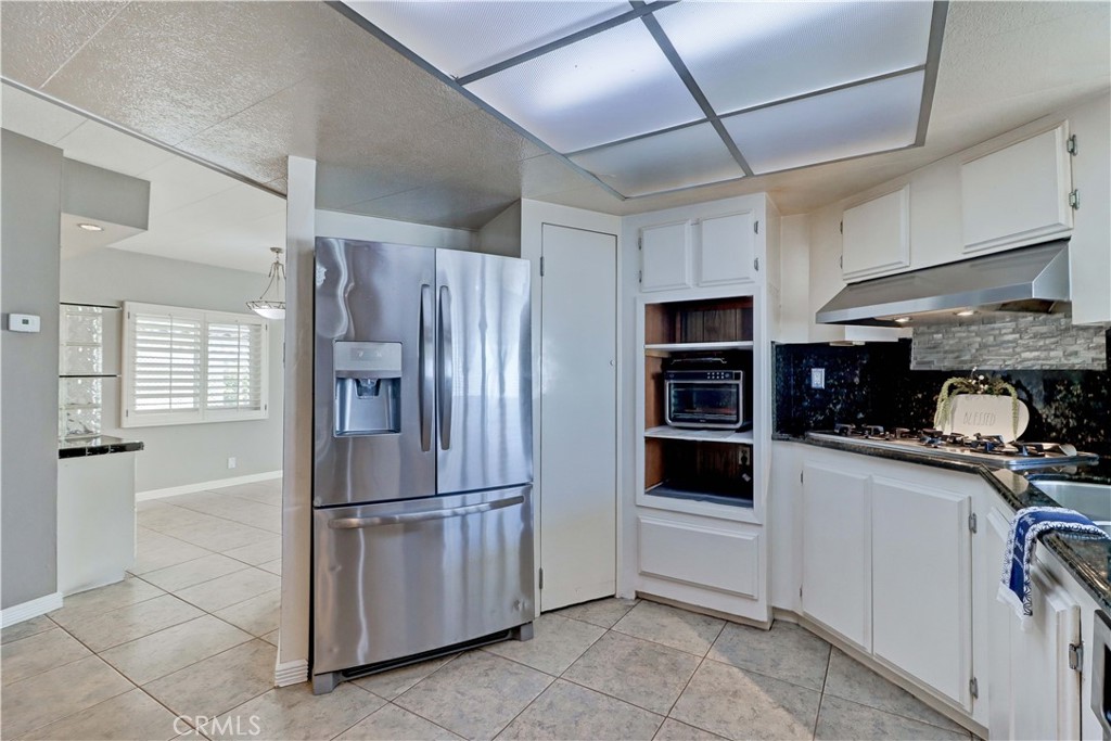 6741 Lincoln Avenue 26