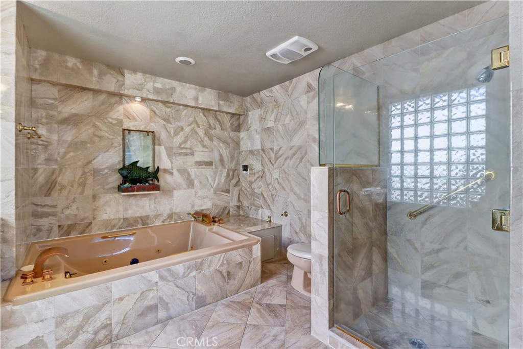 6741 Lincoln Avenue 26