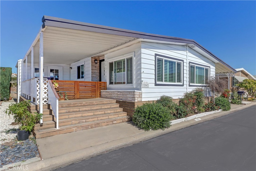 6741 Lincoln Avenue 26