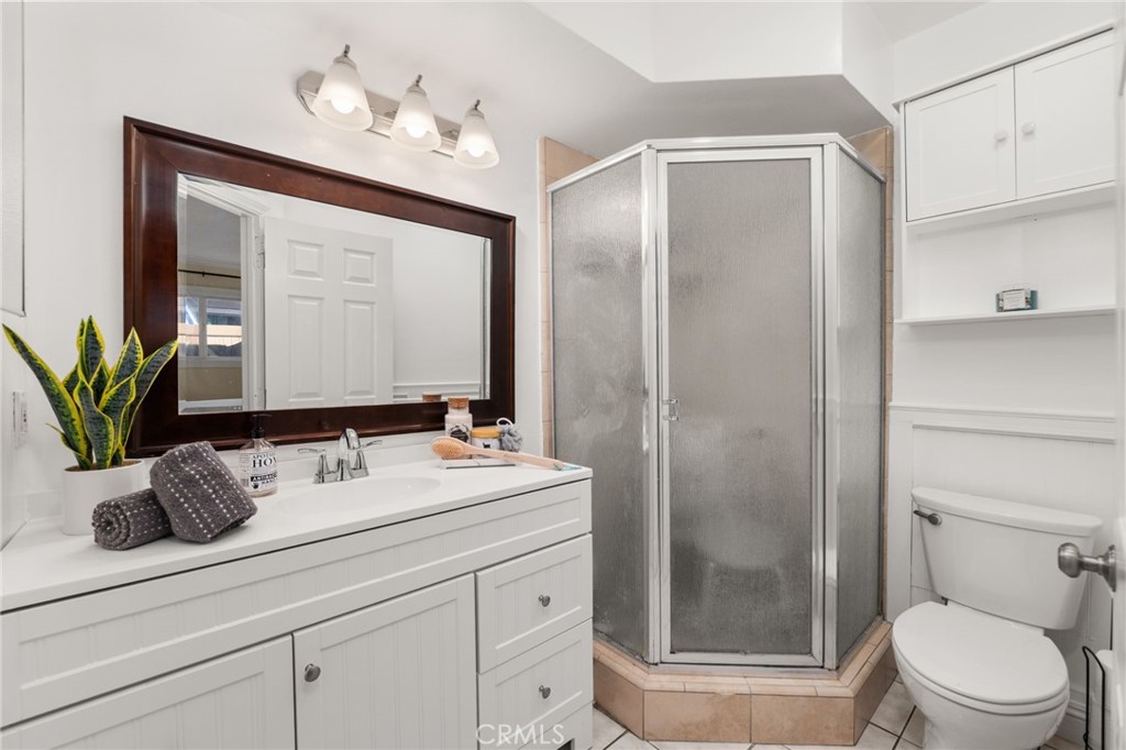 3139 E Chapman 3B