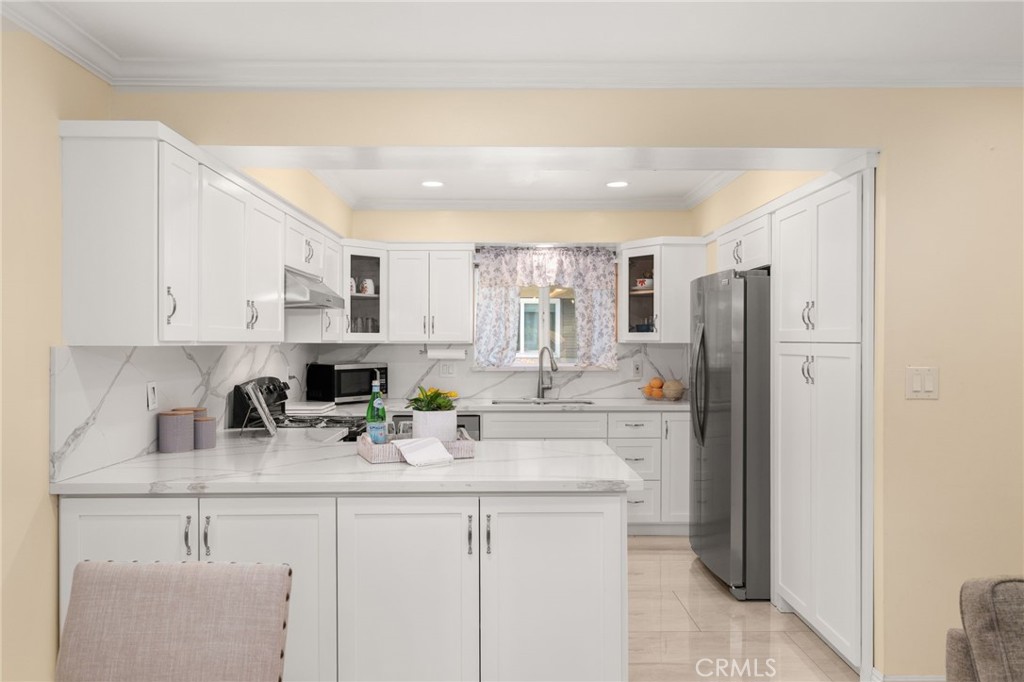 3139 E Chapman 3B