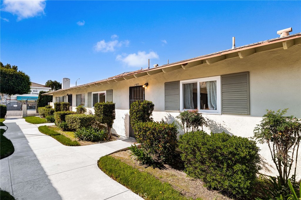 3139 E Chapman 3B