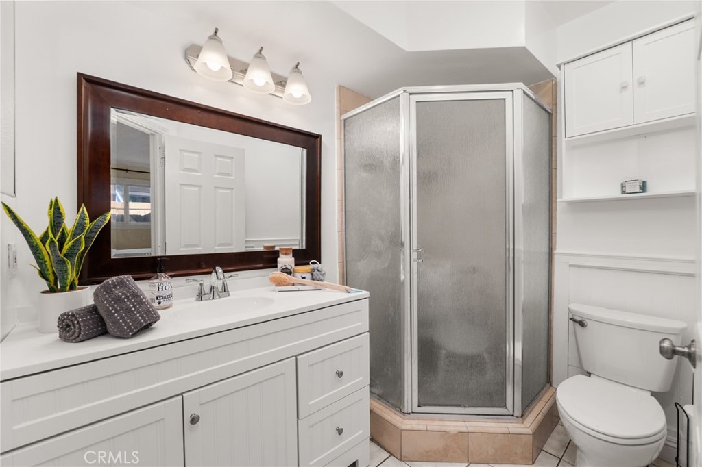 3139 E Chapman 3B