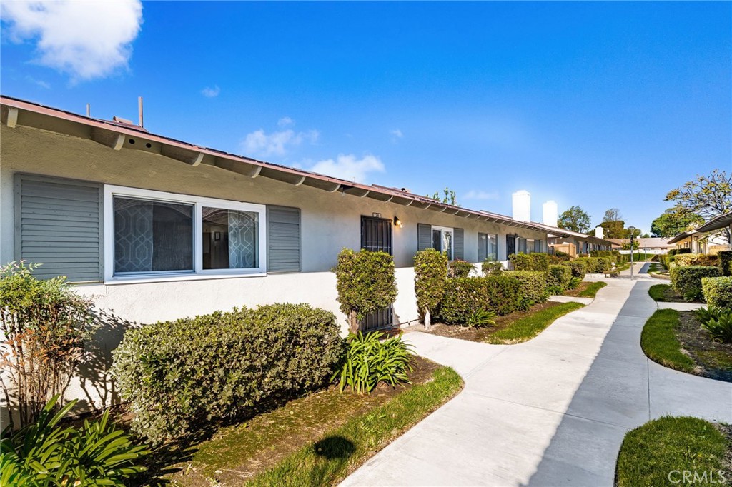 3139 E Chapman 3B