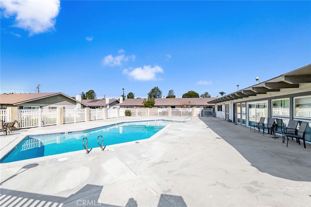 3139 E Chapman 3B
