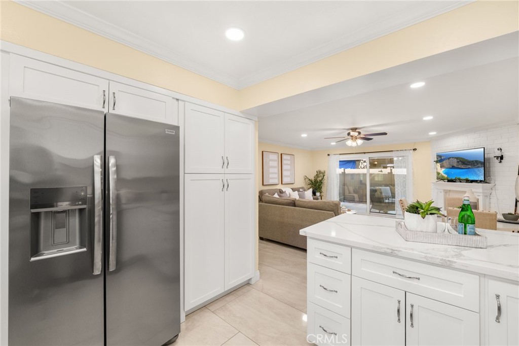 3139 E Chapman 3B