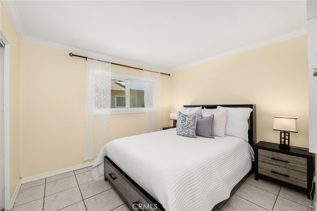 3139 E Chapman 3B
