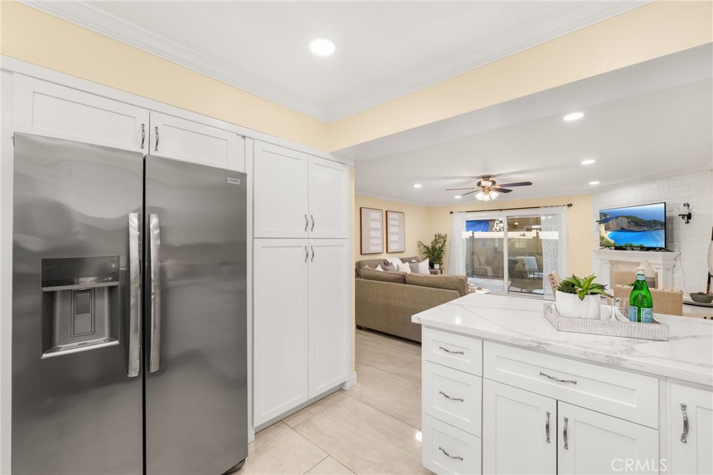 3139 E Chapman 3B