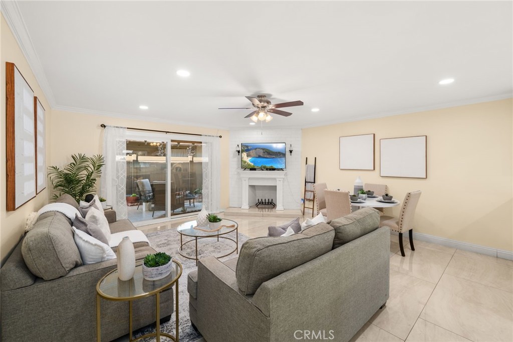 3139 E Chapman 3B