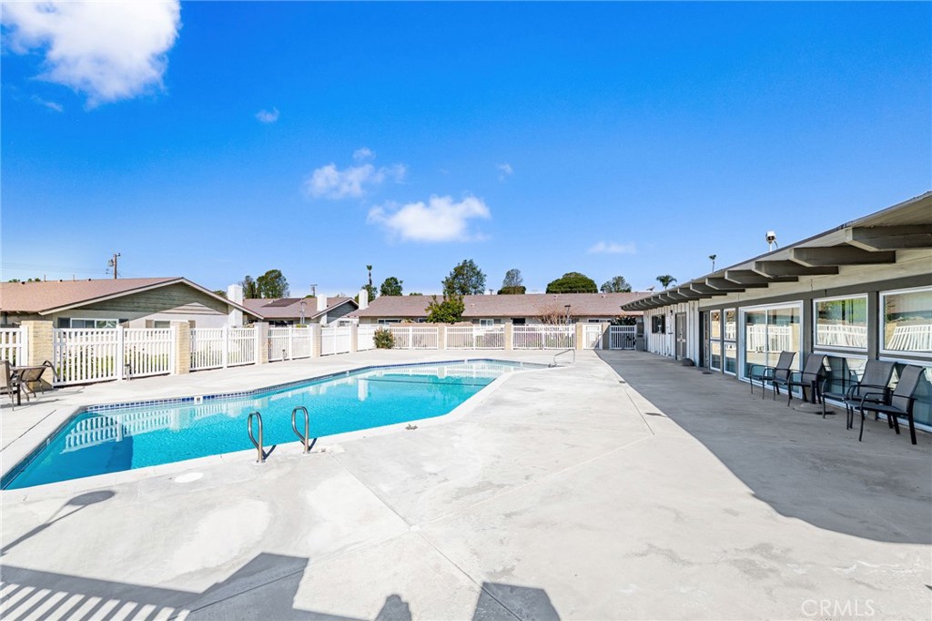 3139 E Chapman 3B