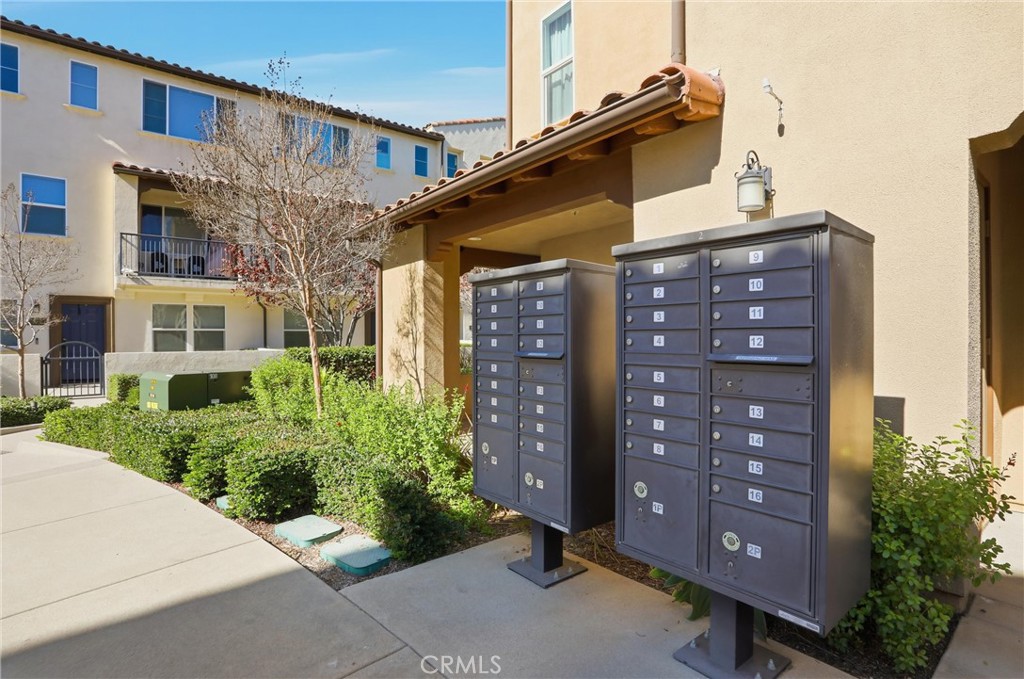 811 N Dalton Ave 105