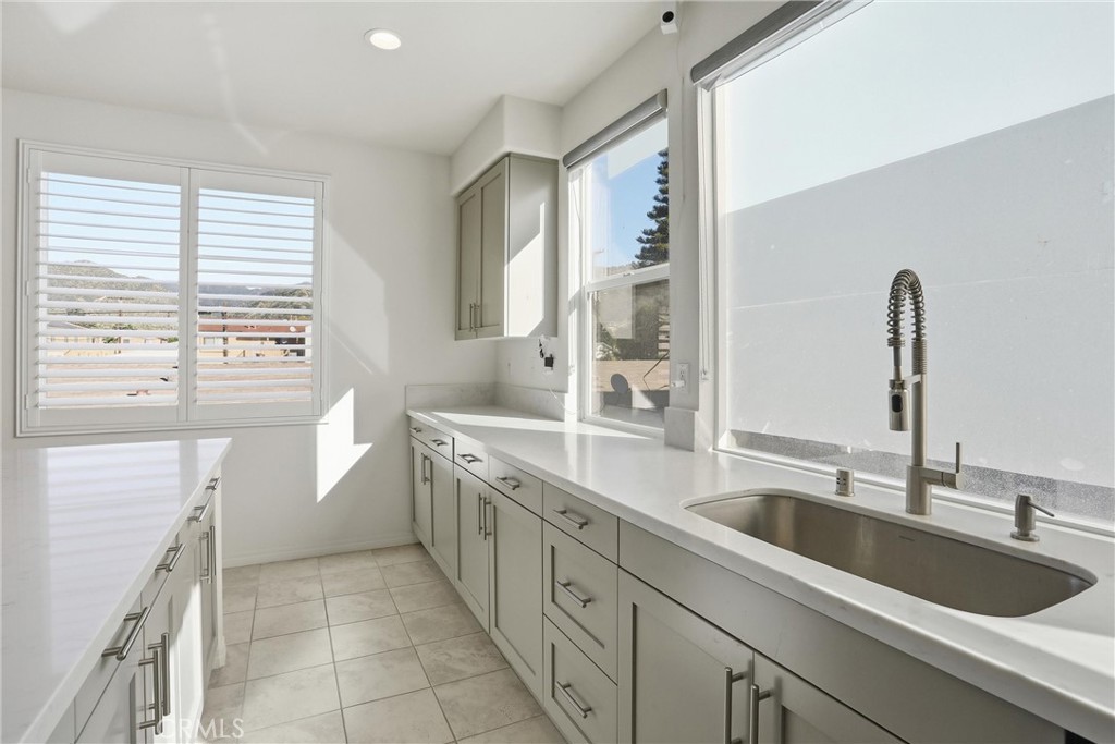 811 N Dalton Ave 105