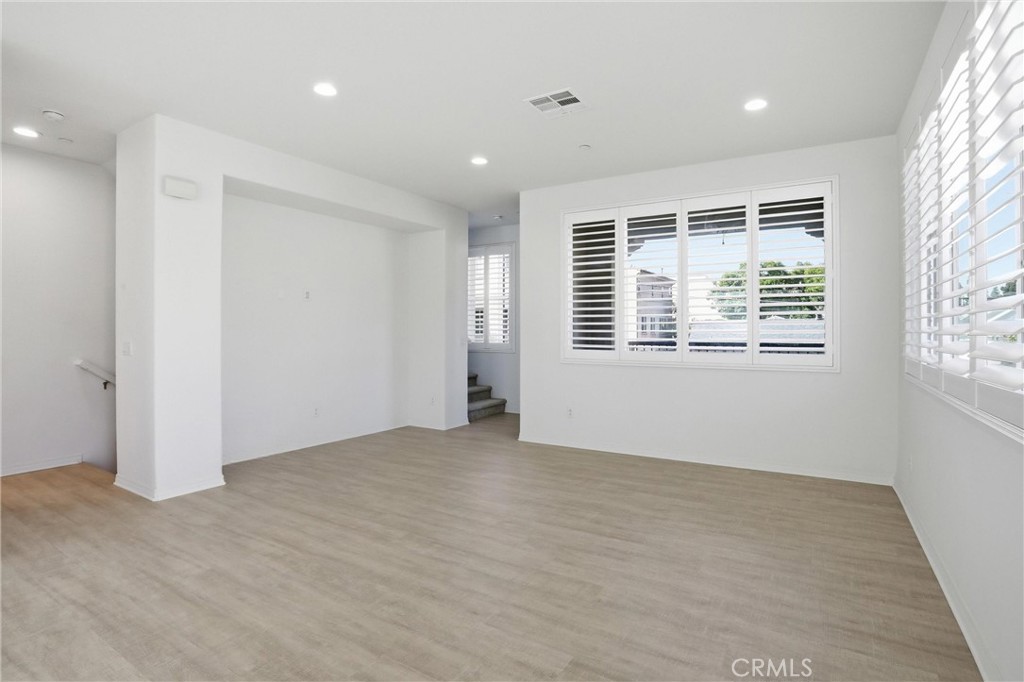 811 N Dalton Ave 105