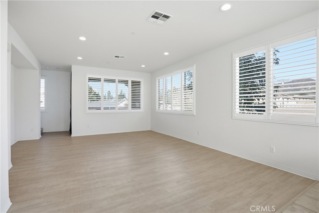 811 N Dalton Ave 105