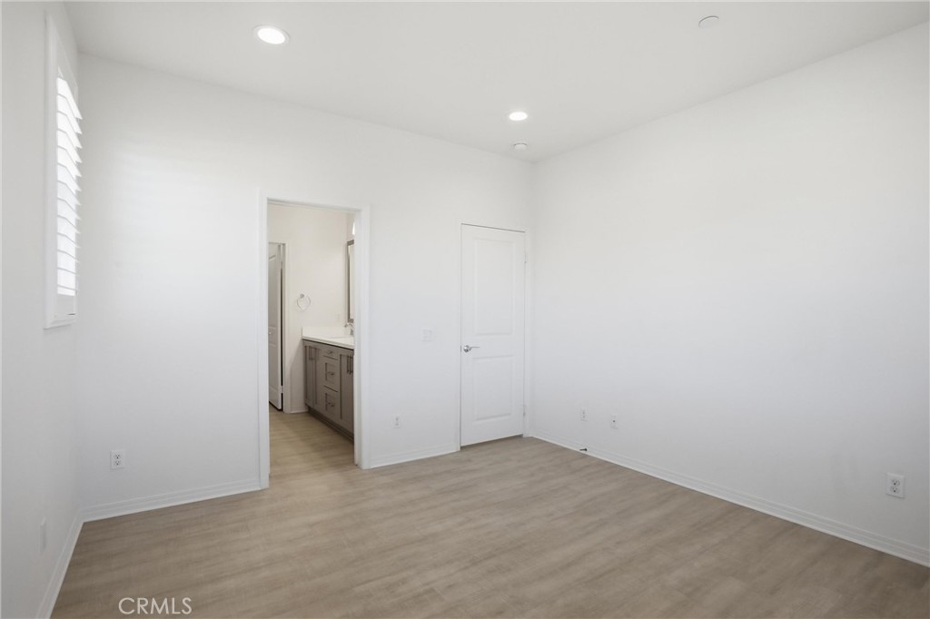 811 N Dalton Ave 105