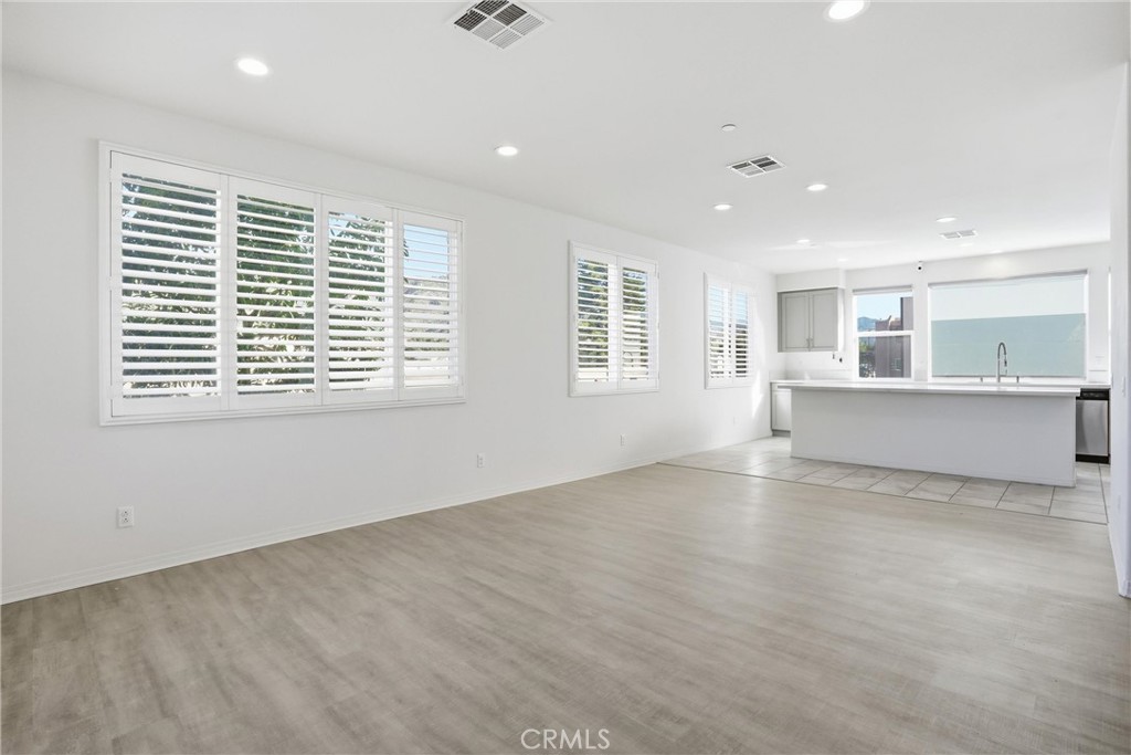 811 N Dalton Ave 105