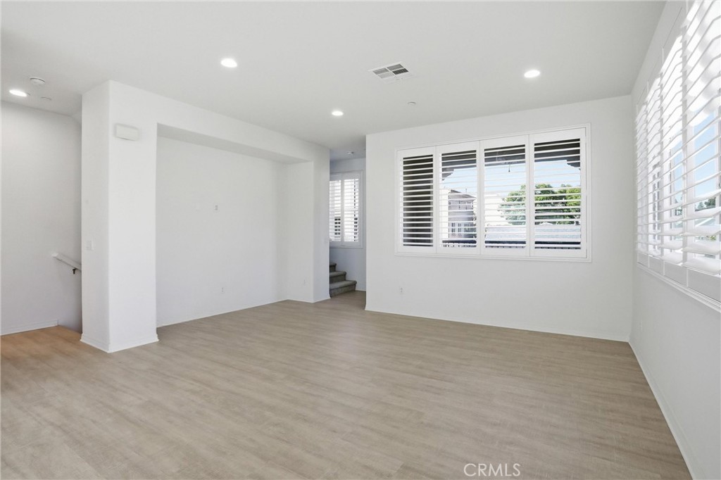 811 N Dalton Ave 105