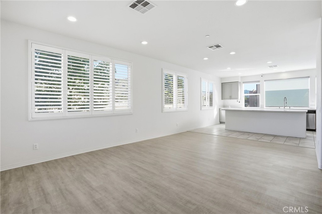 811 N Dalton Ave 105