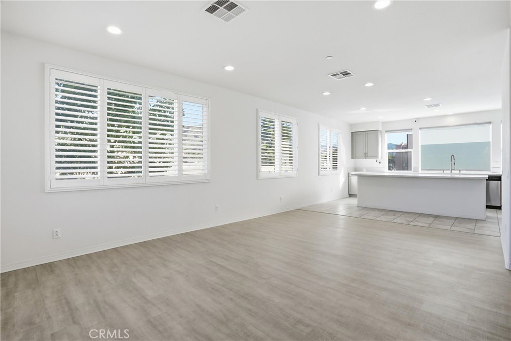 811 N Dalton Ave 105