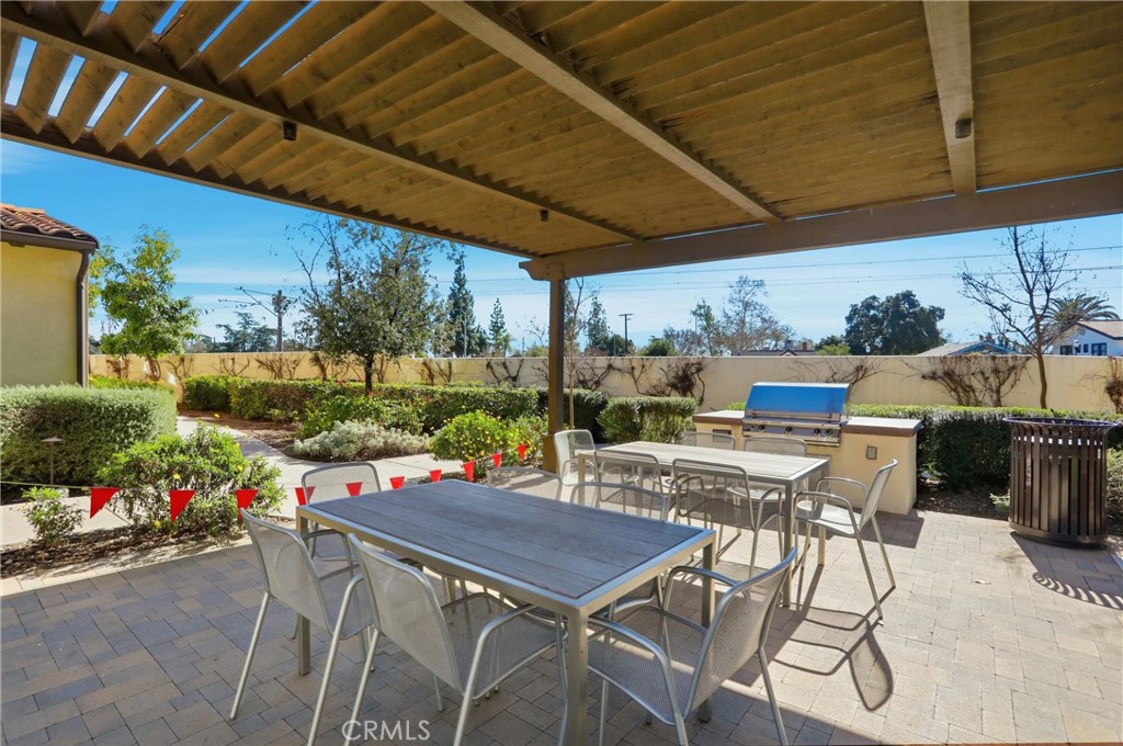 811 N Dalton Ave 105