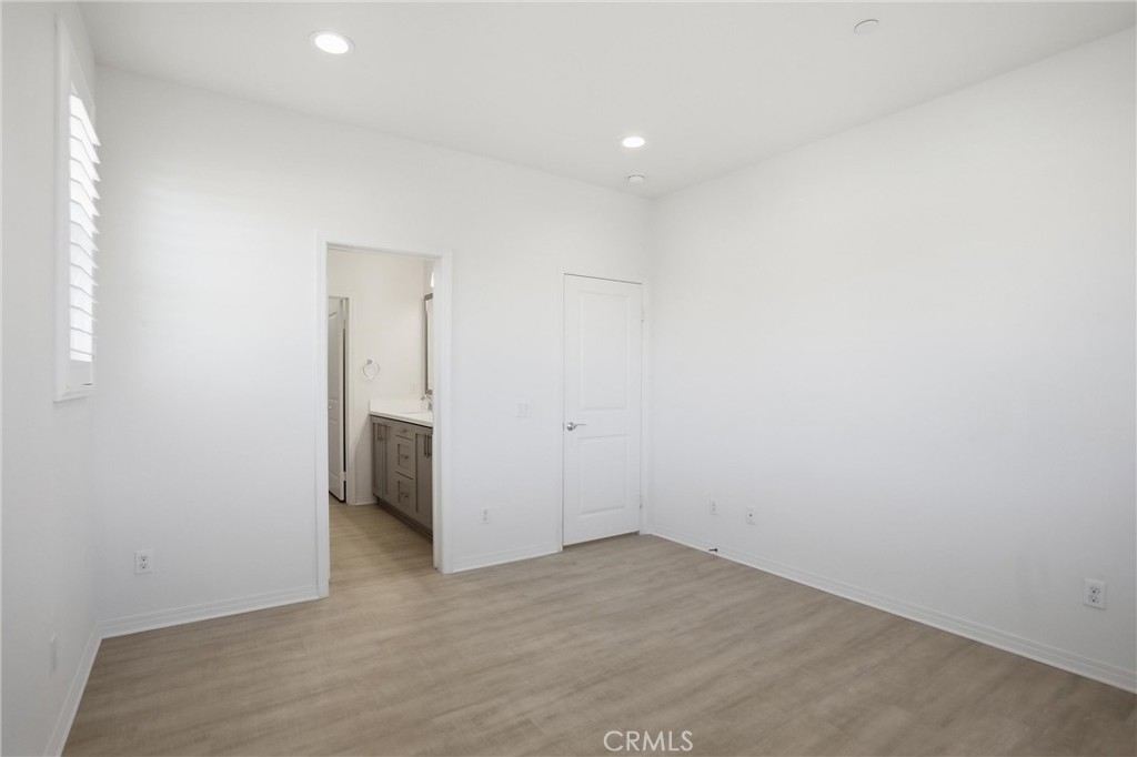 811 N Dalton Ave 105