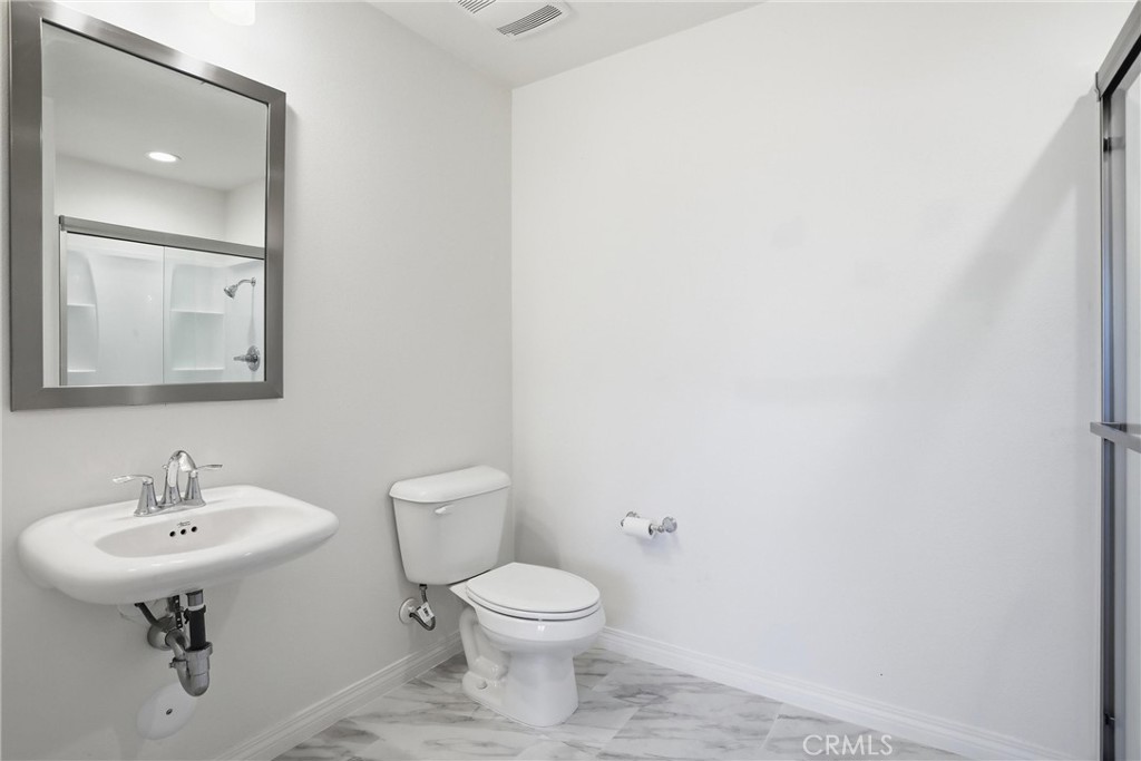 811 N Dalton Ave 105