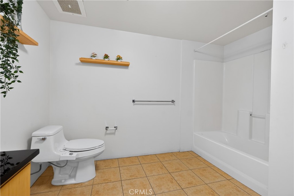 200 N San Fernando