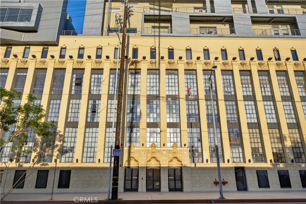 200 N San Fernando