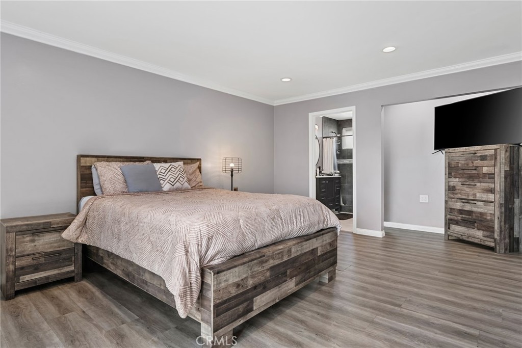 5523 Pioneer Boulevard