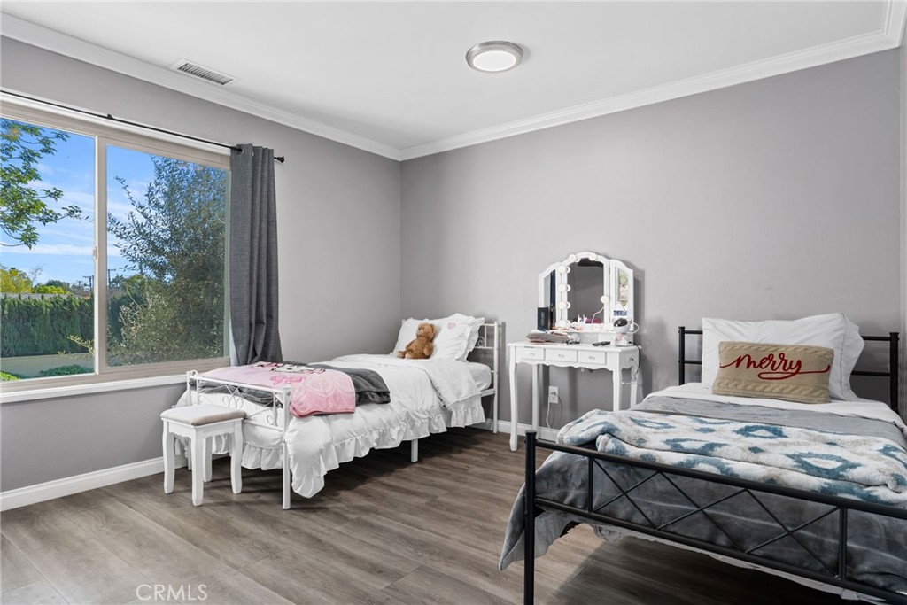 5523 Pioneer Boulevard