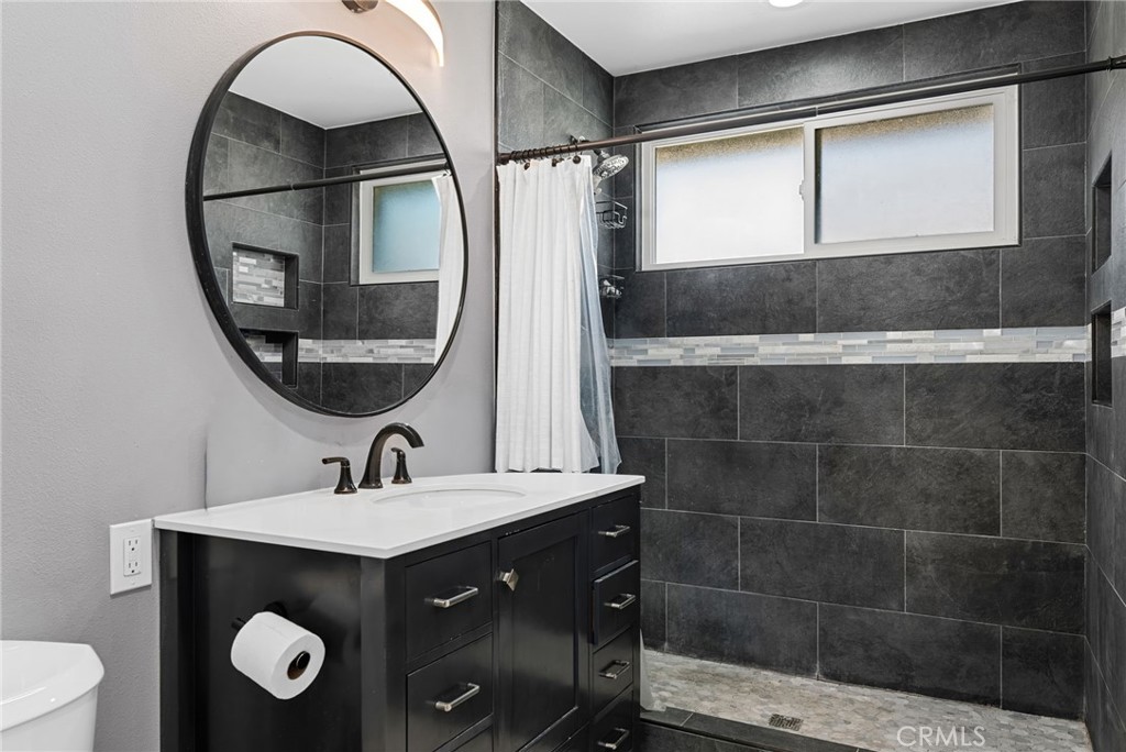 5523 Pioneer Boulevard