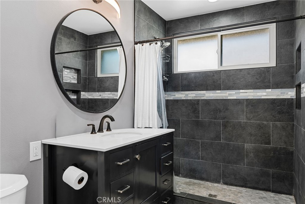 5523 Pioneer Boulevard