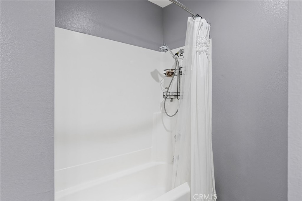 5523 Pioneer Boulevard