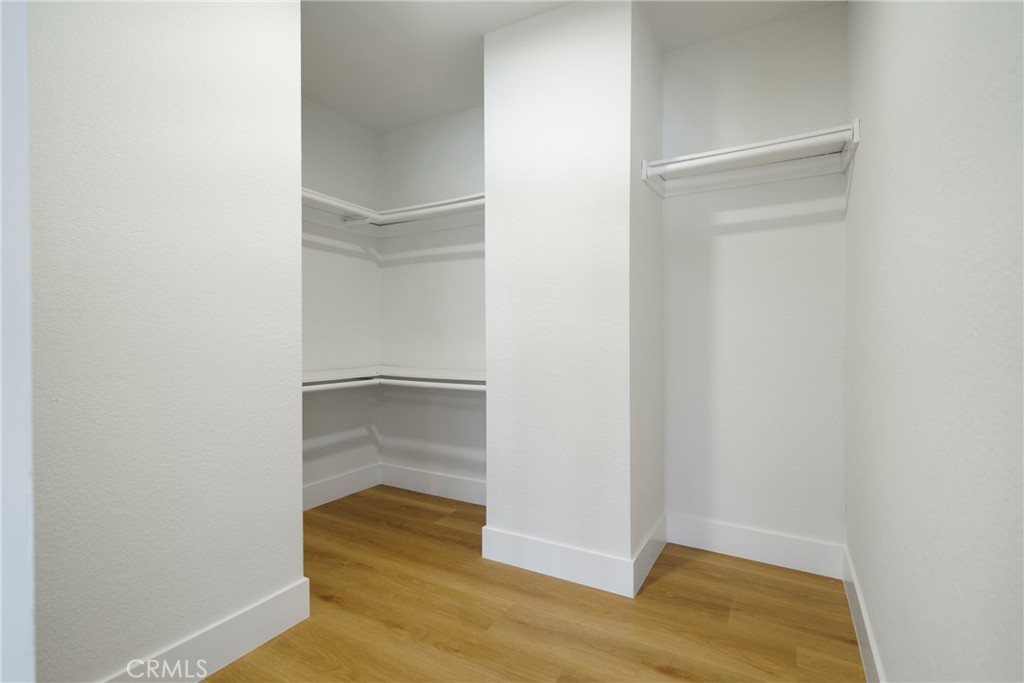 14927 Condon Avenue 4