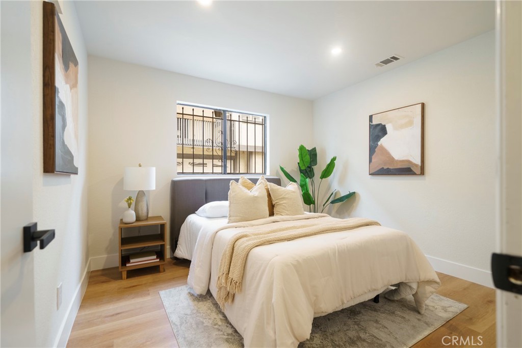 14927 Condon Avenue 4