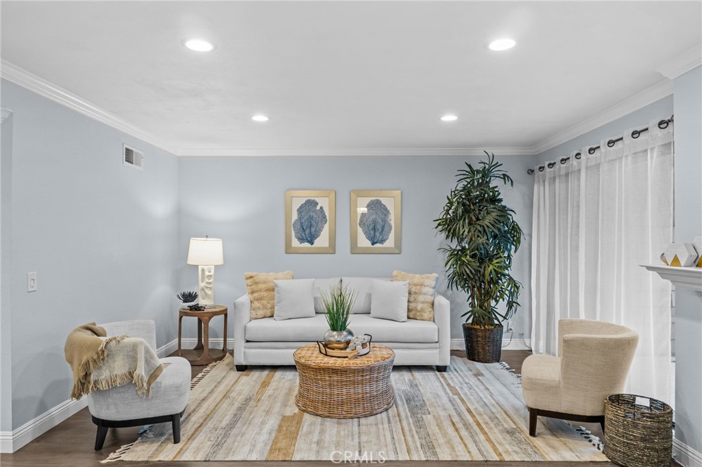 2504 E Willow Street 101